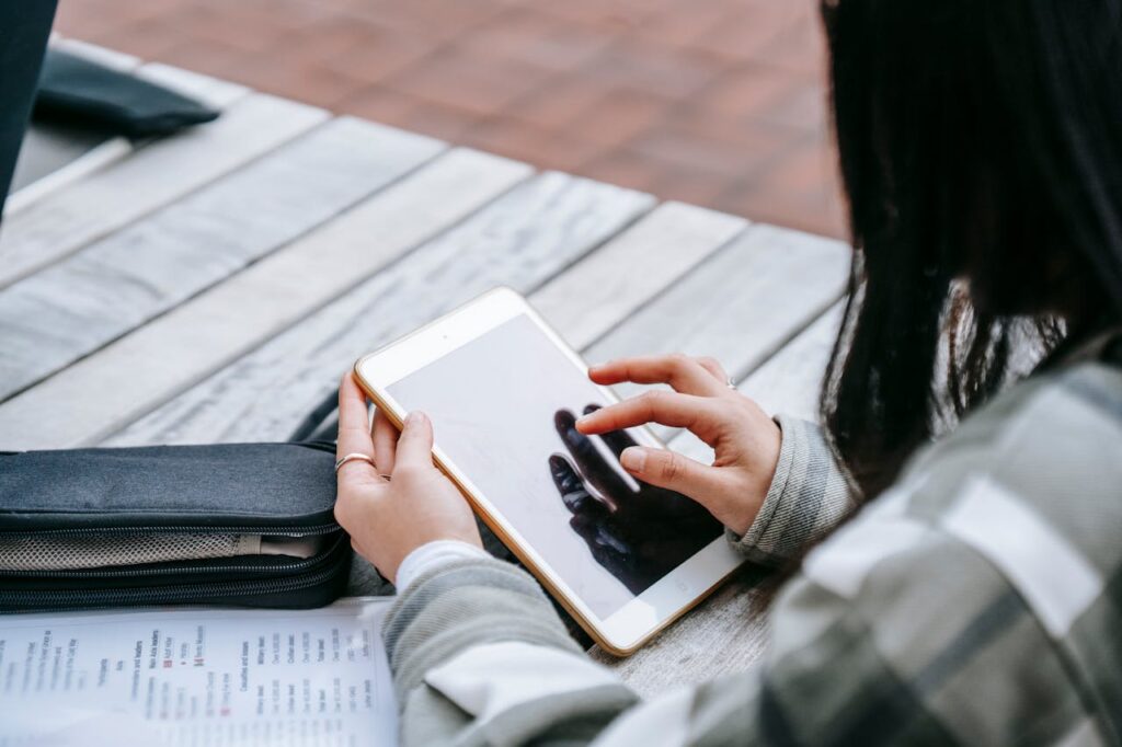 6 Life-Changing Benefits of Online Learning : Flexibility